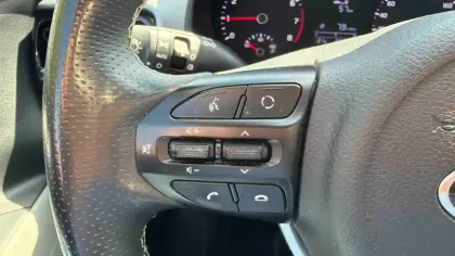 Photo 16 Kia Stonic  1.0 T-GDi 100 ch ISG BVM5