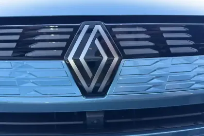 Photo 31 Renault Symbioz  E-Tech full hybrid 145