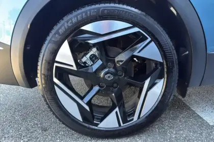 Photo 13 Renault Symbioz  E-Tech full hybrid 145