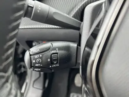 Photo 19 Peugeot 208  PureTech 100 S&S BVM6