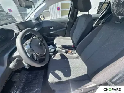 Photo 10 Peugeot 208  Hybrid 110 ch e-DCS6