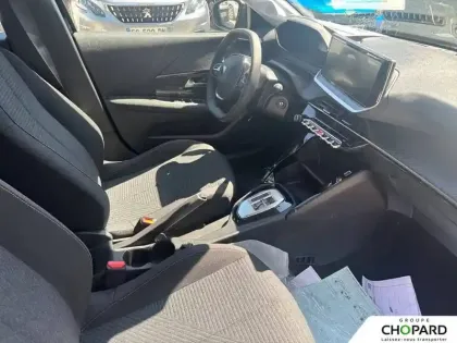 Photo 12 Peugeot 208  Hybrid 110 ch e-DCS6