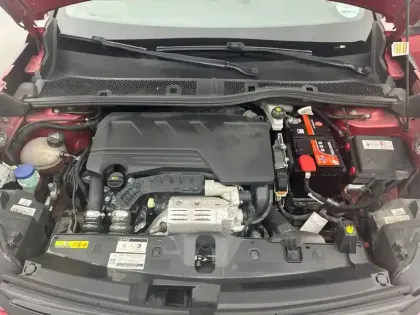 Photo 26 Peugeot 2008  PureTech 155 S&S EAT8