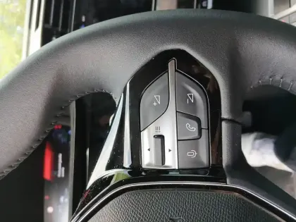 Photo 8 Peugeot 308  Hybrid 136 e-DCS6