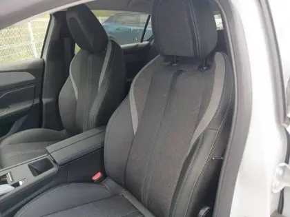 Photo 10 Peugeot 308  Hybrid 136 e-DCS6