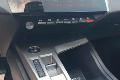 Photo 36 Peugeot 308  Hybrid 145 e-DCS6