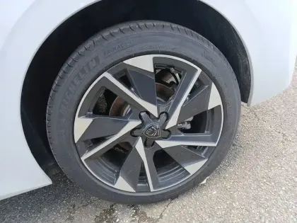 Photo 12 Peugeot 308  Hybrid 136 e-DCS6