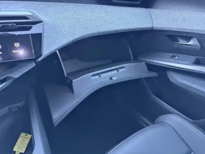 Photo 21 Peugeot 3008  Hybrid 145 e-DCS6