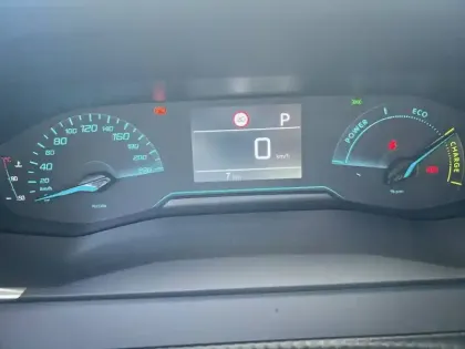 Photo 9 Peugeot 2008  Hybrid 110 e-DCS6