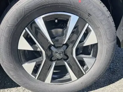 Photo 12 Peugeot 2008  Hybrid 110 e-DCS6