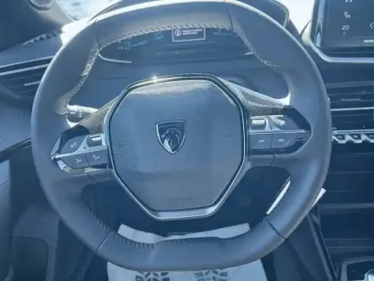 Photo 8 Peugeot 2008  Hybrid 110 e-DCS6