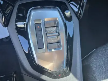 Photo 13 Peugeot 2008  Hybrid 110 e-DCS6