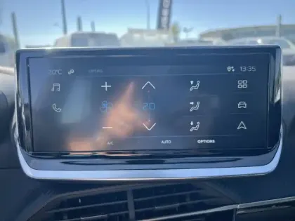 Photo 18 Peugeot 2008  Hybrid 110 e-DCS6