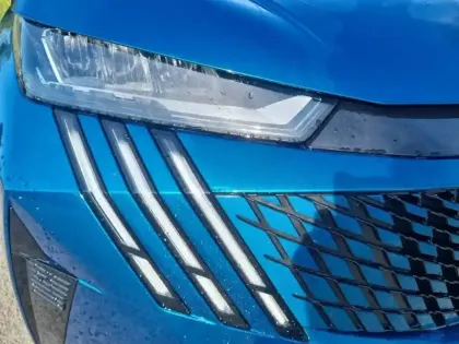 Photo 15 Peugeot 3008  Electrique 210 ch 73 kWh