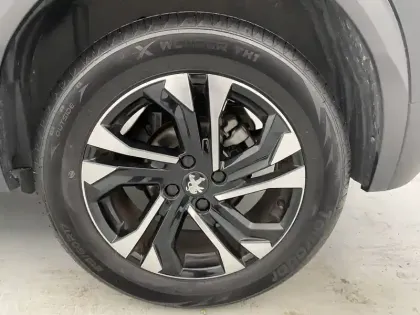 Photo 15 Peugeot 2008  PureTech 130 S&S BVM6