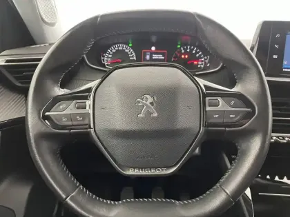 Photo 22 Peugeot 2008  PureTech 130 S&S BVM6