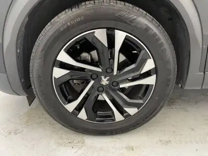 Photo 16 Peugeot 2008  PureTech 130 S&S BVM6