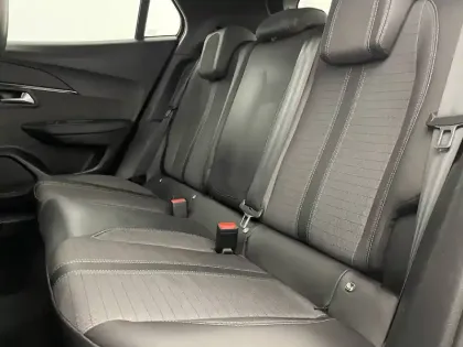 Photo 14 Peugeot 2008  PureTech 130 S&S BVM6