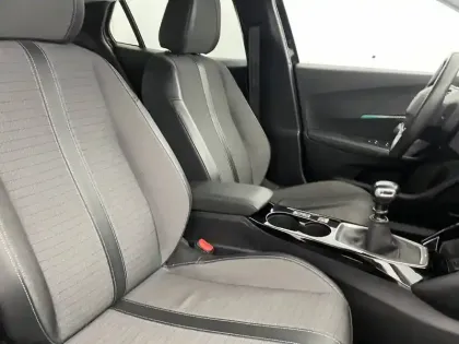 Photo 26 Peugeot 2008  PureTech 130 S&S BVM6