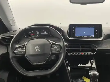 Photo 21 Peugeot 2008  PureTech 130 S&S BVM6