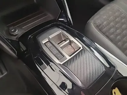 Photo 13 Peugeot 208  PureTech 100 S&S EAT8