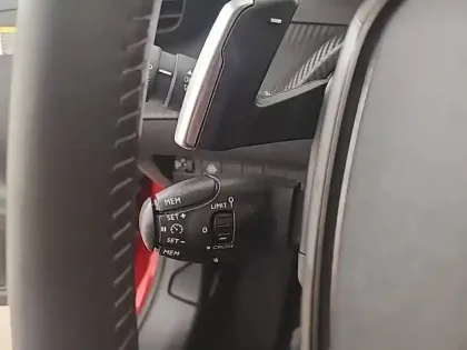 Photo 23 Peugeot 208  PureTech 100 S&S EAT8