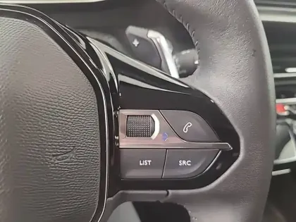 Photo 21 Peugeot 208  PureTech 100 S&S EAT8