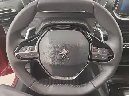 Photo 8 Peugeot 208  PureTech 100 S&S EAT8