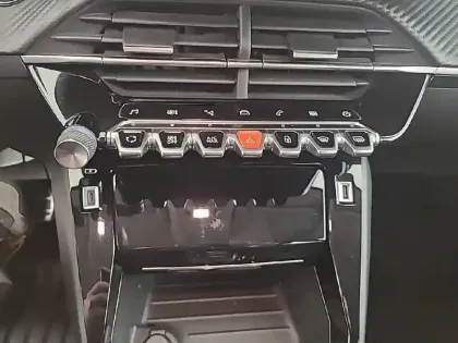 Photo 20 Peugeot 208  PureTech 100 S&S EAT8