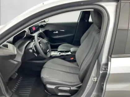 Photo 10 Peugeot 208  Hybrid 110 ch e-DCS6