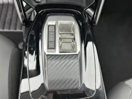 Photo 13 Peugeot 208  Hybrid 110 ch e-DCS6