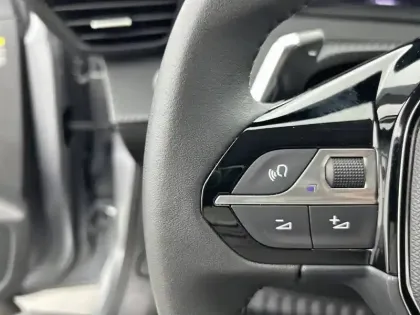 Photo 23 Peugeot 208  Hybrid 110 ch e-DCS6