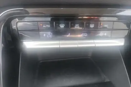 Photo 18 Citroën C3  Hybride 110 ch Automatique