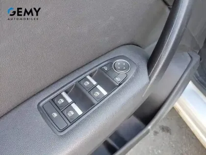 Photo 16 Renault Captur  E-Tech 145 - 21