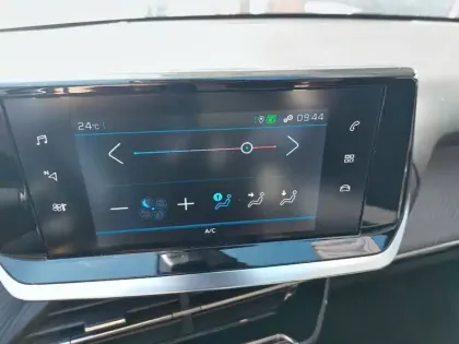 Photo 17 Peugeot 208  BlueHDi 100 S&S BVM6