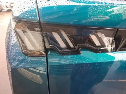 Photo 16 Peugeot 5008  Hybrid 145 ch e-DCS6