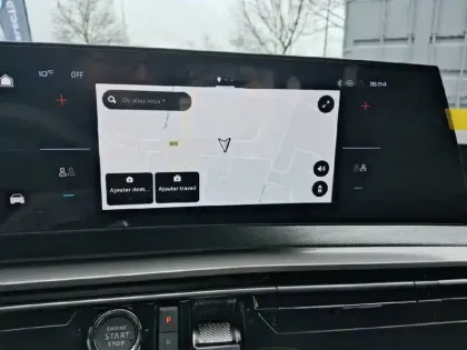 Photo 14 Peugeot 5008  Hybrid 145 ch e-DCS6