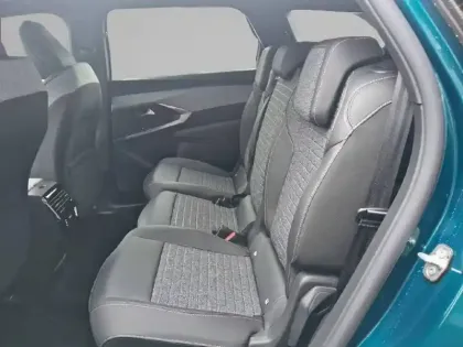 Photo 11 Peugeot 5008  Hybrid 145 ch e-DCS6