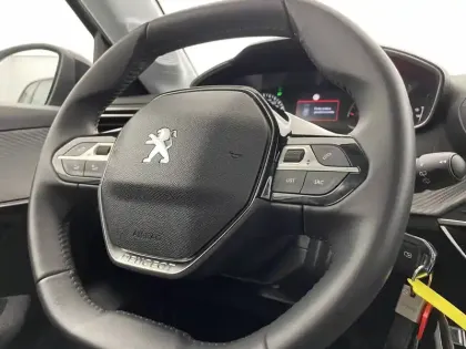 Photo 8 Peugeot 208  PureTech 100 S&S BVM6