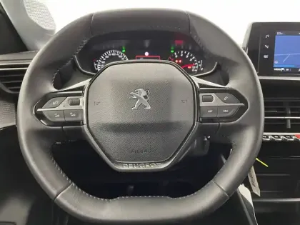 Photo 27 Peugeot 208  PureTech 100 S&S BVM6