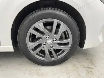 Photo 21 Peugeot 208  PureTech 100 S&S BVM6