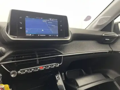 Photo 27 Peugeot 208  PureTech 100 S&S BVM6