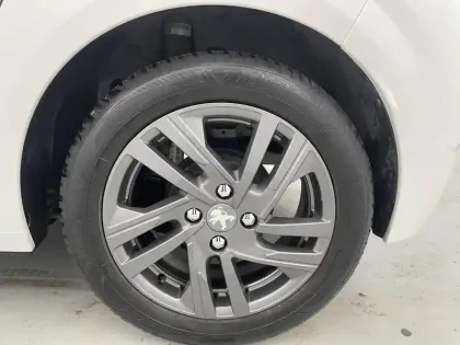 Photo 15 Peugeot 208  PureTech 100 S&S BVM6