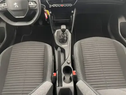 Photo 24 Peugeot 208  PureTech 100 S&S BVM6