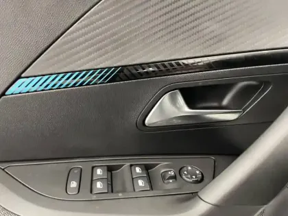 Photo 31 Peugeot 2008  PureTech 100 S&S BVM6