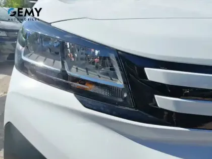 Photo 17 Peugeot Expert  FGN M DIESEL 180 CH AUTOMATIQUE