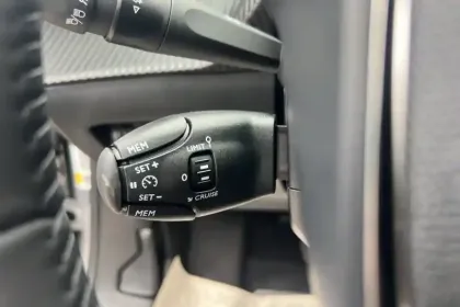 Photo 20 Peugeot 2008  Electrique 54 kWh 156 ch