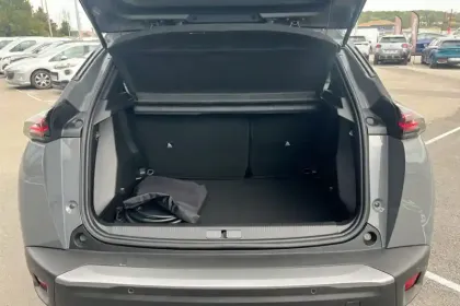 Photo 8 Peugeot 2008  Electrique 54 kWh 156 ch