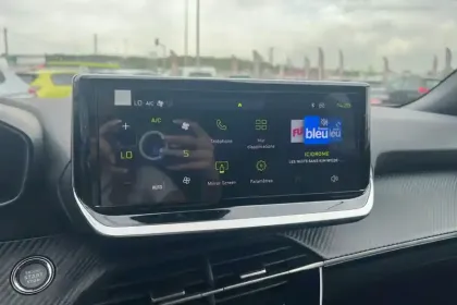 Photo 14 Peugeot 2008  Electrique 54 kWh 156 ch