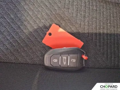 Photo 13 Peugeot 208  Hybrid 110 ch e-DCS6